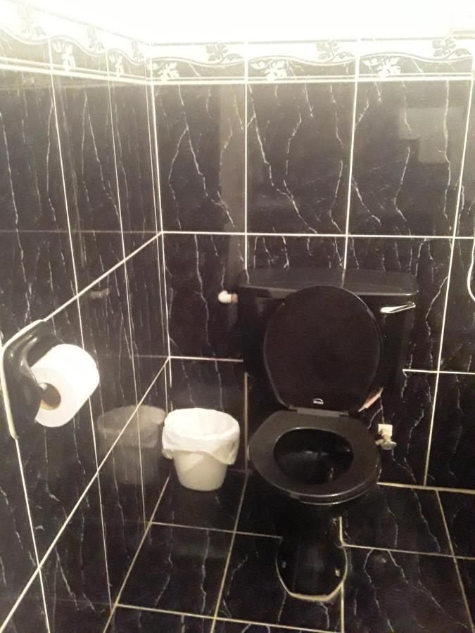 Derick'S Inn Piarco Kültér fotó