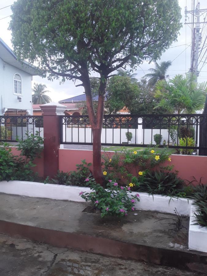 Derick'S Inn Piarco Kültér fotó